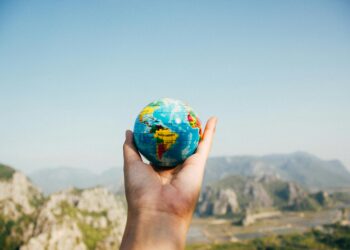 The Pros and Cons of Traveling with Companions vs. Traveling Solo